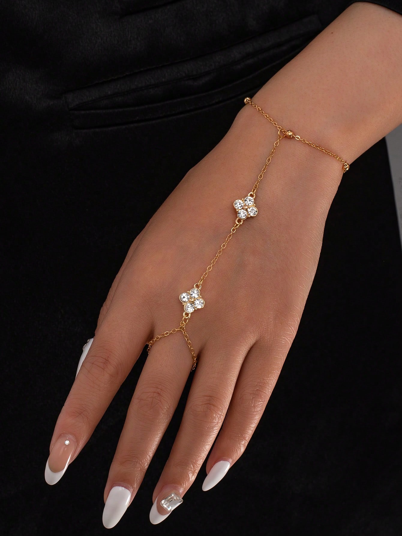Four-leaf clover rhinestone bracelet